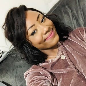 Meet your Posher, Kenzi